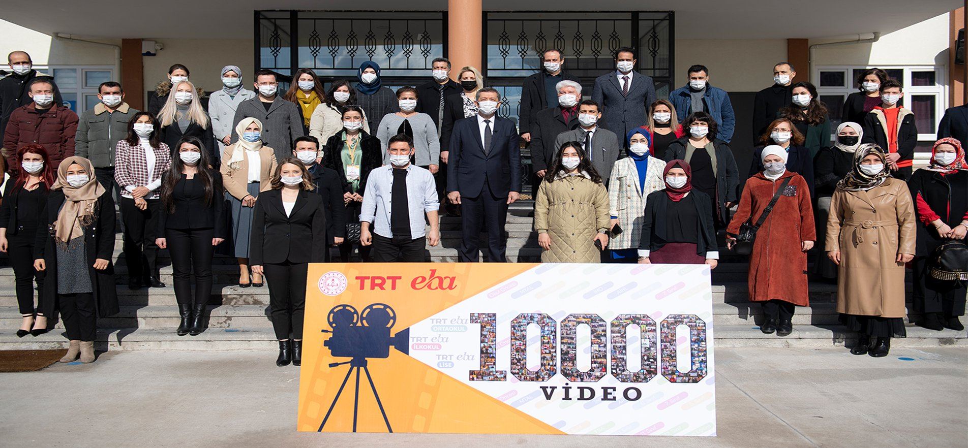 EBA TV ÖĞRETMENLERİ 10 AYDA 10.000 DERS VİDEOSU İLE REKORA İMZA ATTI