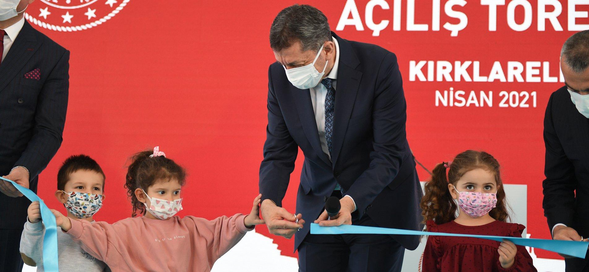 ZİYA ÖĞRETMEN, KIRKLARELİ'NDE ÖĞRENCİLERİ VE MESLEKTAŞLARIYLA BULUŞTU, AÇILIŞLAR GERÇEKLEŞTİRDİ