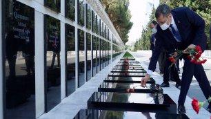 MINISTER SELÇUK VISITED MARTYR DOME IN AZERBAIJAN