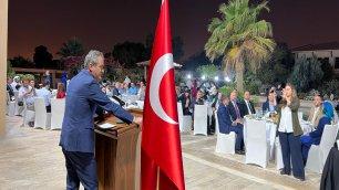 BAKAN ÖZER MET TURKISH TEACHERS AND TURKS LIVING IN QATAR AT AN IFTAR DINNER