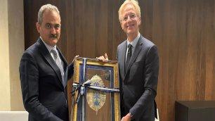 MINISTER ÖZER MEETS HIS DUTCH COUNTERPART DİJKGRAAF