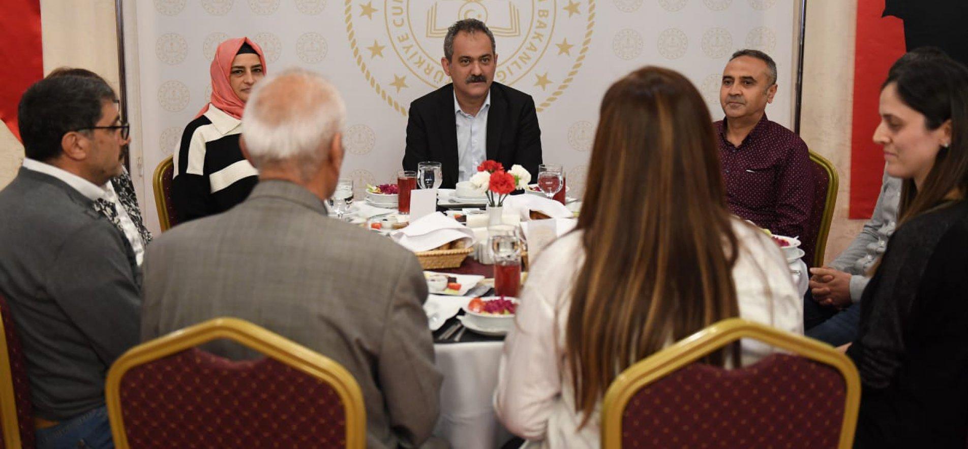 MINISTER OZER MEETS WITH EARTHQUAKE SURVIVOR TEACHERS AND THEIR FAMILIES AT THE BAŞKENT TEACHER'S HOUSE