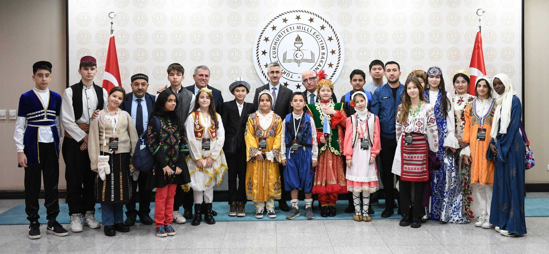 TÜRK DÜNYASININ PROJE ÜRETEN GENÇLERİNDEN MEB'E ZİYARET