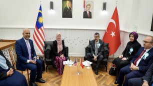 MINISTER TEKİN MEETS WITH HIS MALAYSIAN COUNTERPART FADHLINA BİNTİ SIDEK