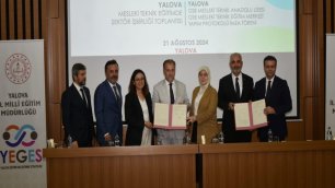 YALOVA'DA MESLEKİ VE TEKNİK EĞİTİMDE SEKTÖR İŞ BİRLİĞİ TOPLANTISI YAPILDI